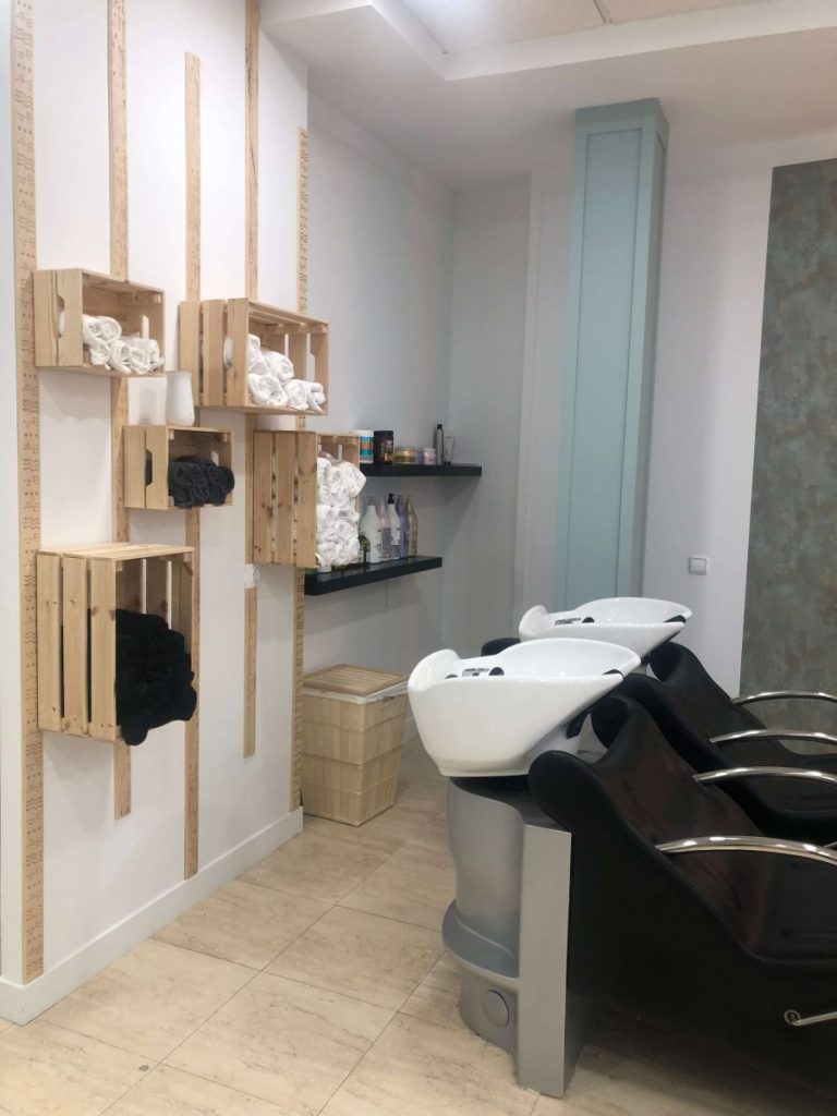 Decoración y diseño de interiores de locales comerciales y negocios - Peluqueria 3